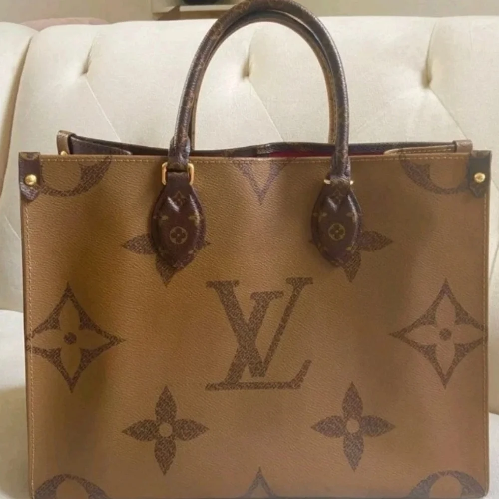 🚫SOLD🚫Louis Vuitton Reverse Monogram On The Go MM - Picture 5 of 16